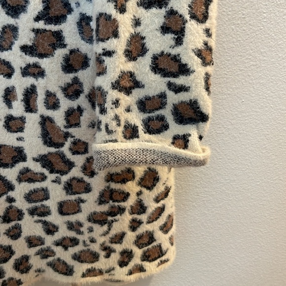 Anthropologie Michelle Nicole leopard pattern sweater. Size S - Picture 5 of 8